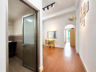1PN Ban Công 40m2 Đi Bộ Tới Metro Văn Thánh, Gần Cầu Ba Son Quận 1