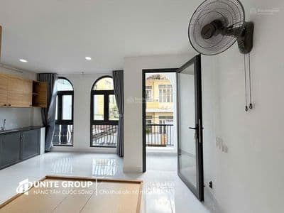 Nhà mới ngay khu phố ẩm thực phan xích long q.pn