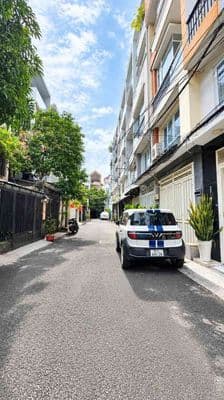 Ngay chợ Tân Bình, Sát Duy Tân, ô tô chạy xuyên suốt, 45M2 sẵn 3 phòng