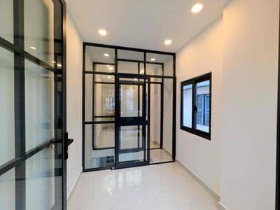 Nhà mới ở ngay, Nguyễn Văn Công Gần sân bay TSN. Ôtô đỗ cửa, 2 Tầng