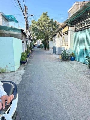 Nhà Cấp 4 (6m x 23m) 133 thô cư . Khu Dân Cư , Tân Xuân