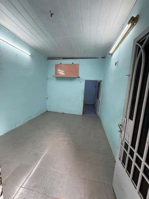 Nhà 2 phòng ngay vòng xoay lê đại hành