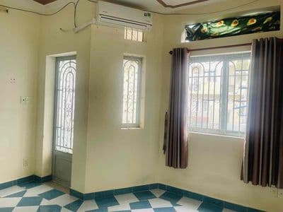 Chính chủ cho thuê nhà 2 lầu Trần Bình Trọng