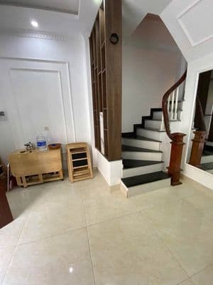 Cho thuê nhà nguyên căn ngõ 445 Lạc Long Quân, Tây Hồ
