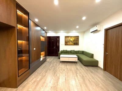 Bán căn hộ Quan Hoa, Cầu Giấy, full nội thất, ô tô sát nhà