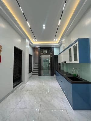Nhà 5 tầng thang máy sát Phố Cổ, 400m ra Hồ Trúc Bạch, Ba Đình