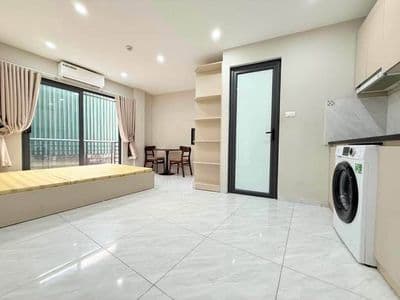 Cho thuê nhà 91 Hoàng Mai full nội thất, ban công thoáng