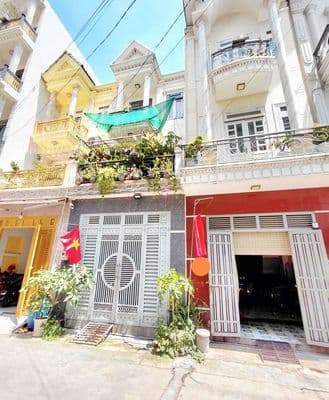 Nhà 3tầng_4m x 15m_hẻm xe hơi 8m_bùi văn ngữ gần ngã ba đông quang q12