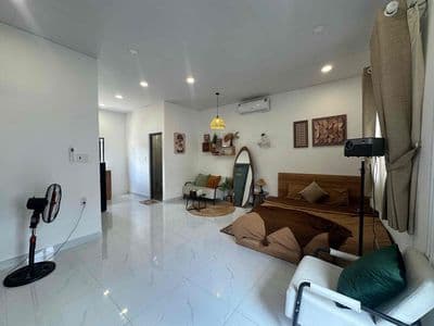 Thang máy ban công full nội thất trống sẵn lê quang định nối dài