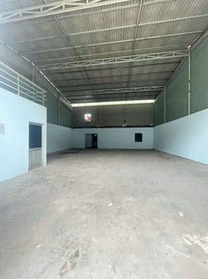 Cho thuê kho xưởng 10x24m, lửng, vp, điện 3pha, tải 5tấn, giá 17tr