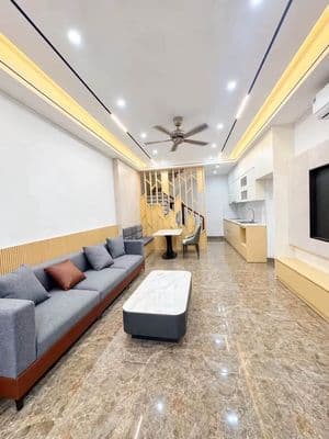 Nhà xây độc lập, sân cổng rộng rãi, Việt Hưng, gần BigC Long Biên