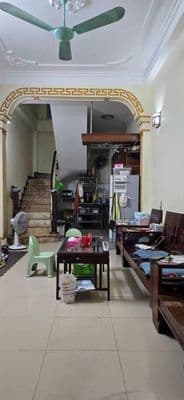 Cho thuê nhà 25m2 x 5 tầng, Ngõ 127 Văn Cao, Ba Đình