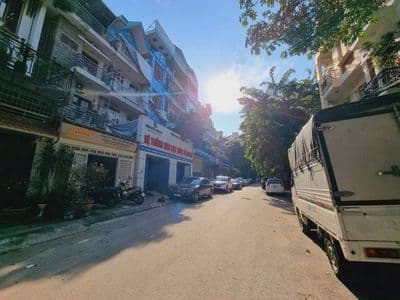 Nhà Hoàng Quốc Việt 70m, 5 tầng, phân lô, kinh doanh, 33 tỷ