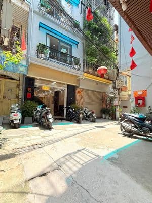 Bán nhà 45m2 gần chợ Mơ, 4 ngủ, 10 tỷ