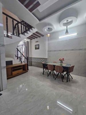 Cho thuê nhà full nội thất hẻm 896/ quang trung p8
