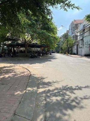 Nhà 1 trệt 2 lầu Mặt tiền Nội Bộ 8m KDC gần Ngã Tư Bình Thái