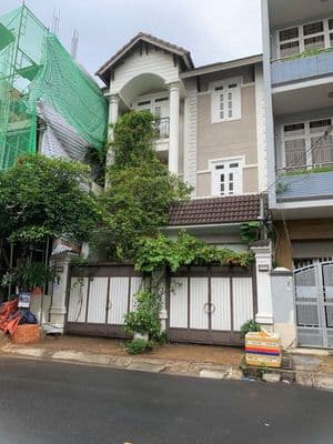 Cho thuê biệt thự họ lê siêu đẹp 7,8 x 18 M đúc 3 lầu : 5 PN , 5 Wc .