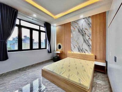 Thuê căn 1 phòng ngủ 45m2 cửa sổ trời to/ban công gần UEF,Hutech,VLU