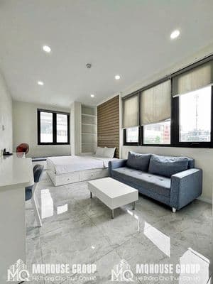 Căn hộ sang trọng tone trắng thang máy full nội thất trống sẵn