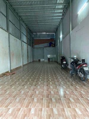 Cho thuê nhà 5x21m cấp4 trống suốt, đ xe công kcn tân bình