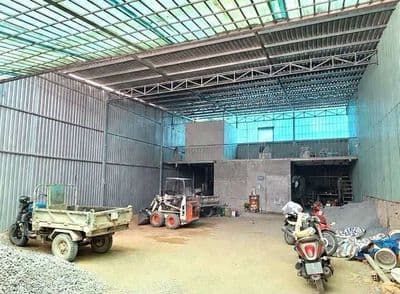 Kho 10×20m+ gác Quốc lộ 13, HBP