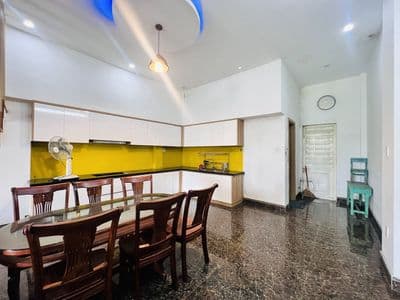 2 tầng mt kề thành thái - khuê trung - sạch sẽ - nội thất cơ bản