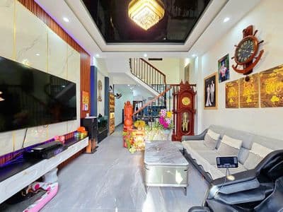 Nhà 3 tầng 3 mê kiên cố – k500 tôn đản – full nội thất