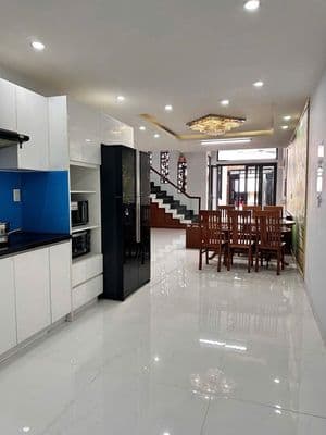 Cho thuê nhà đẹp 3 tầng đường Lê Vĩnh Huy gần Tiểu La, Hải Châu