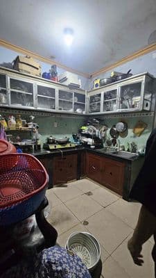 Cho thuê nhà 4,5tr/ tháng. DT: 4m x 16m Lửng 3PN (2 kín 1 mở) 2WC.