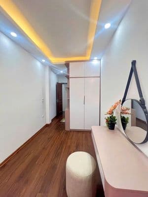 nhà ngõ 54 nguyễn chí thanh 40m x5T giá 12tr/th