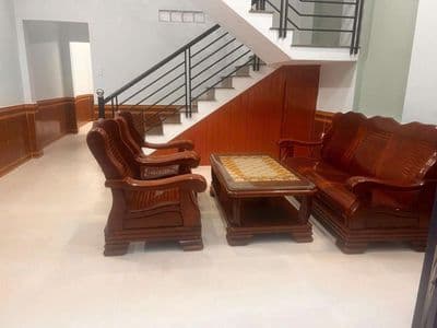 Nhà 5x18, 1t1l 3pn 3wc. ngay phạm văn đồng, ở gia đình + vp cty