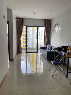 Cho thuê gấp căn 2pn,1wc Bcons Garden , có nội thất 5tr5/ tháng