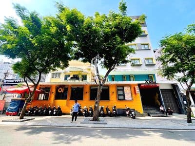 Cho nhà mặt tiền trần cao vân, quận 1/ 胡志明市第一郡 trần cao vân 街臨街大樓出租