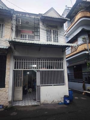 Em chính chủ cần bán nhà Dĩ An, hẻm xe hơi