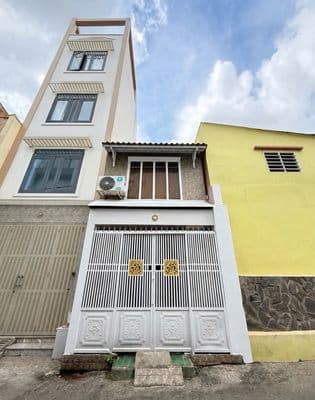 Bán nhà 2 tầng đường Phan Văn Trị, hẻm xe hơi rộng, giá chỉ 2.x t.y