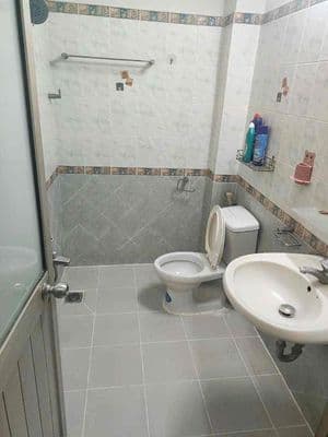 Cho thuê nhà nguyên căn q4 – hẻm 1/ nguyễn tất thành