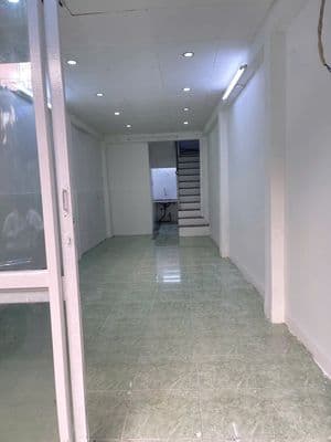 Nhà mới sơn sửa gần mt lê văn sỹ quận 3