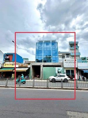 Nhà xây mới 10x21. hầm trệt lửng 4 lầu. thang máy.