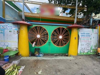 Cho thuê nhà mặt tiền đường hồ học lãm 11x23m cấp 4 suốt