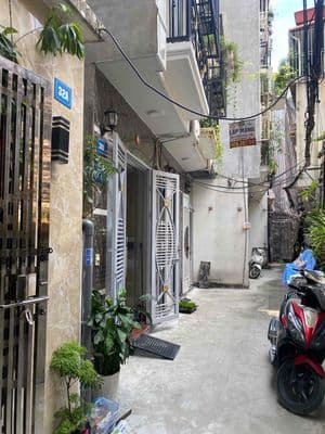 Nhà Trần khát chân ngõ nông gần phố