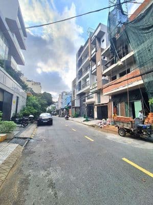 nhà 8.5 x 20m . đường số 45 . P Tân Quy .Q7