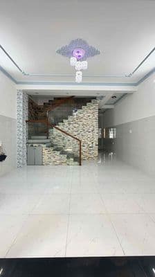 cho thuê nhà 2 tầng Mt phong bắc 9 DT 180m2 giá 9tr9 thương lượng