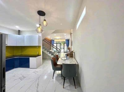 Cho thuê nhà 3 tầng mt khương hữu dụng- đường 7m5- nhà mới