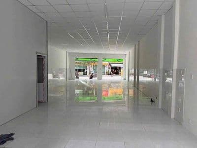 Ngang 8m. khu chợ Pham Văn Bạch. Kd đa ngành nghề