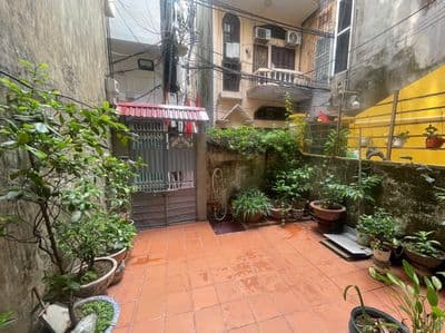 Ngõ 274, đường Trương Định, 55m2x3t và 20m2 sân trước sau, 13 triệu