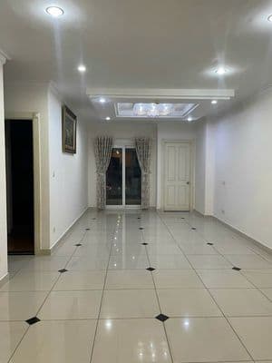 Phúc Yên 2 - nhà trống - 10 triệu - lầu trung