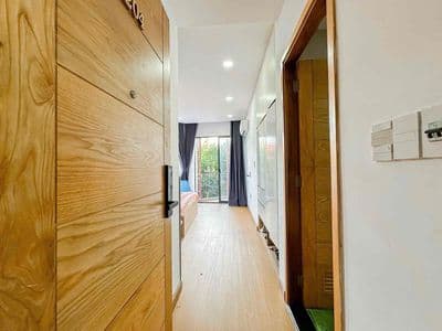Siêu phẩm studio full nội thất, ban công sát cầu nguyễn văn cừ