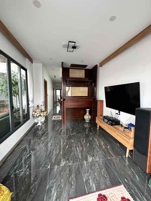NHÀ ĐƯỜNG SỐ P TÂN QUY- Dt 7x20m.Trệt lầu. 5pn. Full nội thất cao câp
