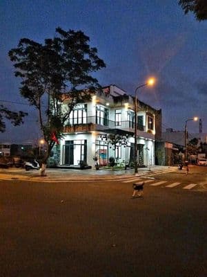 Cho thuê nhà nguyên căn mt góc 2mt hoà xuân