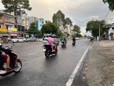 cho thuê căn gốc mặt tiền kinh doanh khu tên lửa liền kề đường số 7